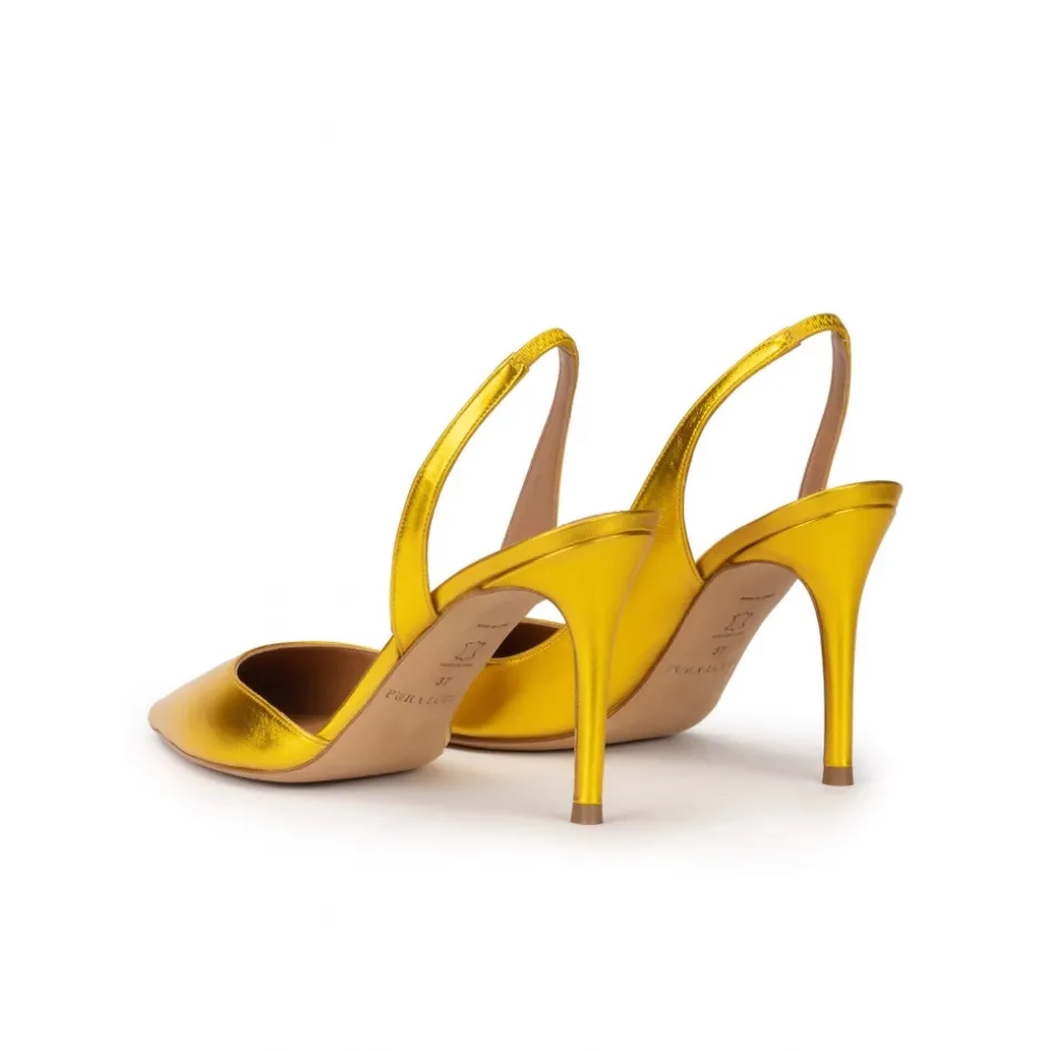 Danique Heeled pointy toe pumps in yellow metallic leather