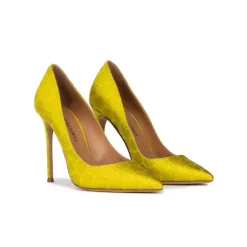 Kameron Heeled pointy toe pumps in pistachio green fabric