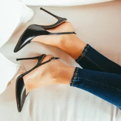 Omeya Black leather asymmetric heeled slingback pumps